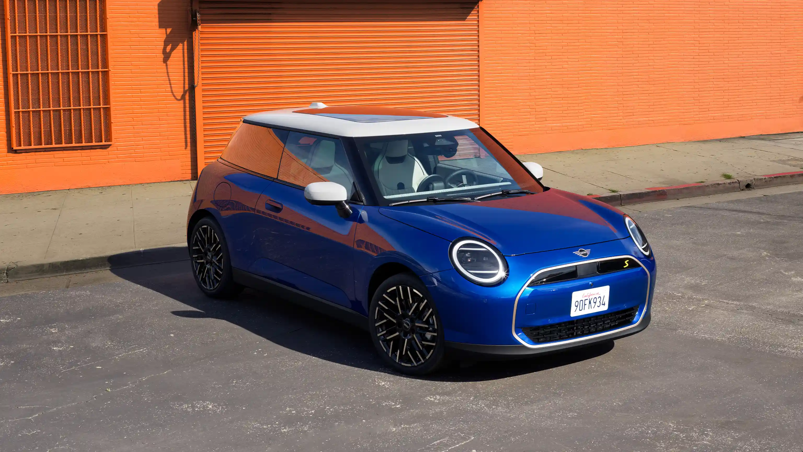MINI Cooper Electric – Étape Caractéristiques et Fonctionnalités